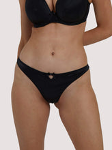 Load image into Gallery viewer, Deja Dey - Sophia Thong Black